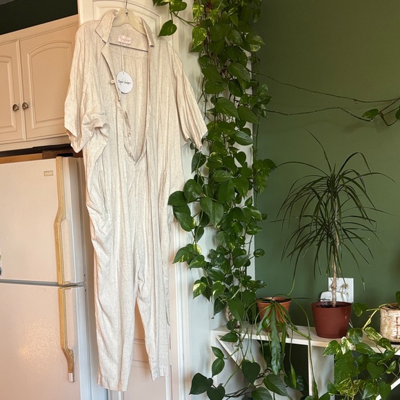 Chic Cream Jumpsuit for Women - Picture 2 of 6